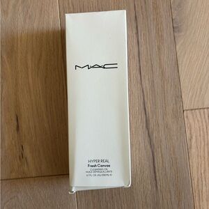 MAC Hyper Real Fresh Canvas Cleansing Oil 6.7 Fl Oz
